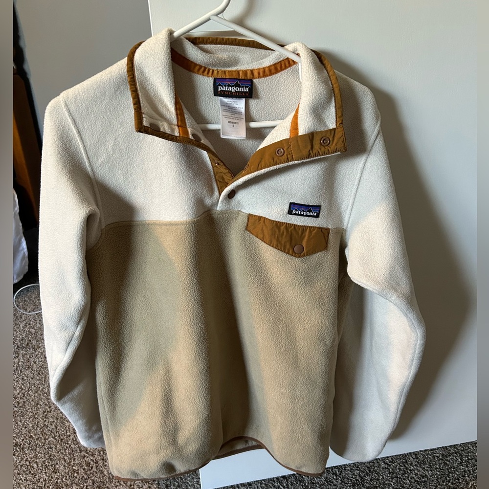 SOLD! Women’s Patagonia Synchilla